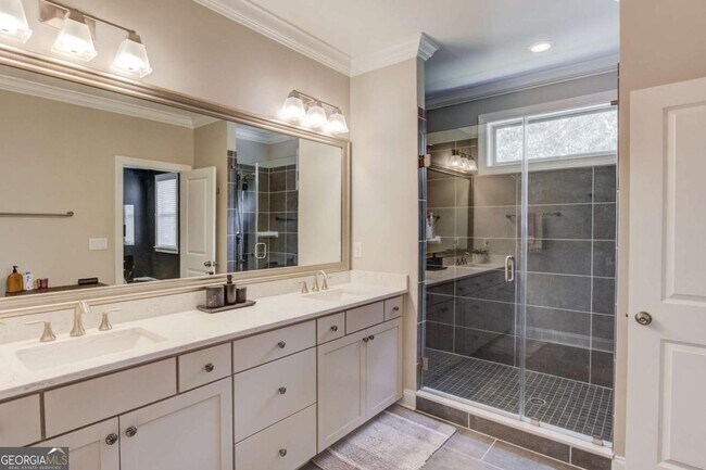 Building Photo - 1450 Edgebrook Ct NE