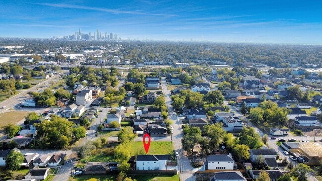 Building Photo - 3508 Omega St