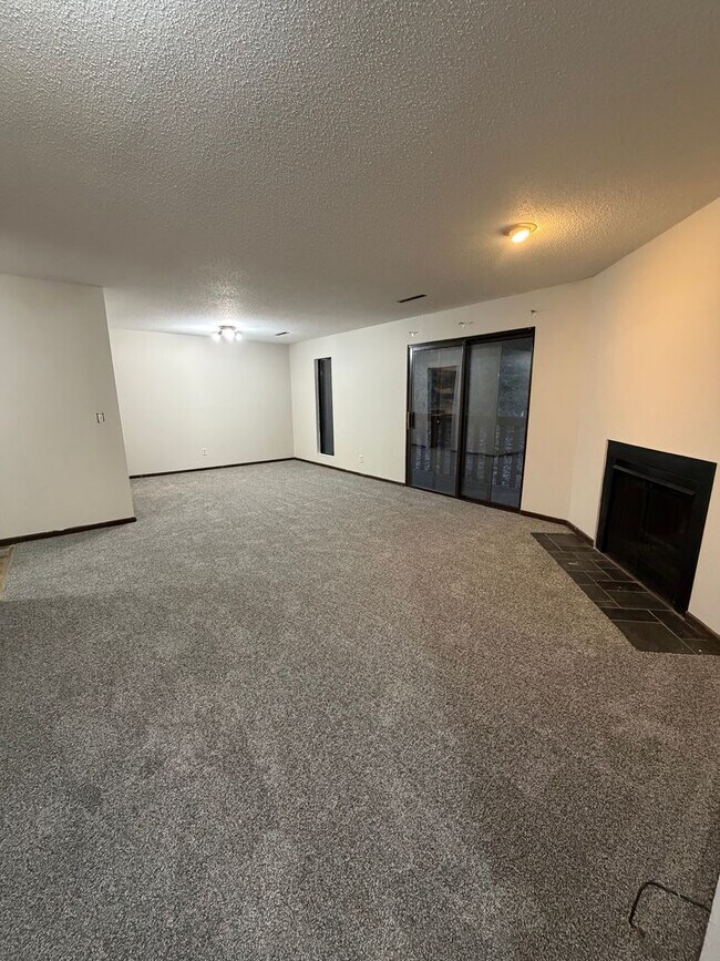 Building Photo - 3401 Blackhawk Rd