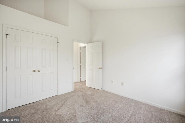 Building Photo - 44094 Saxony Terrace