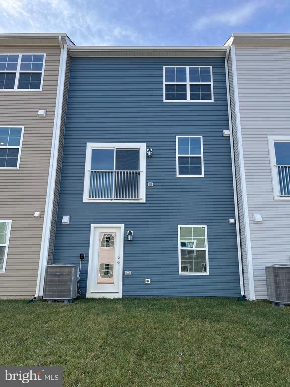 Primary Photo - 121 Canning Rd