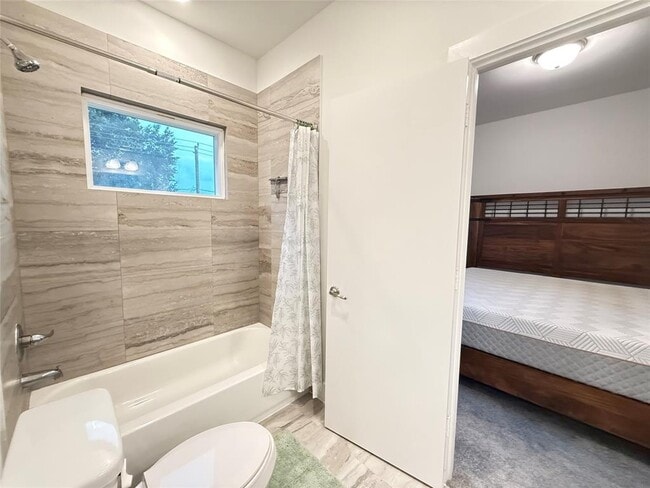 Building Photo - 9644 Habitat St