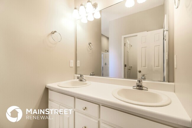 Building Photo - 140 Susan Dr