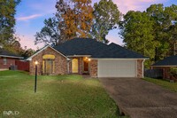 Building Photo - Check Out this 3 bed 2 bath!!