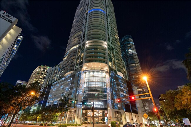 Building Photo - 100 E Las Olas Blvd