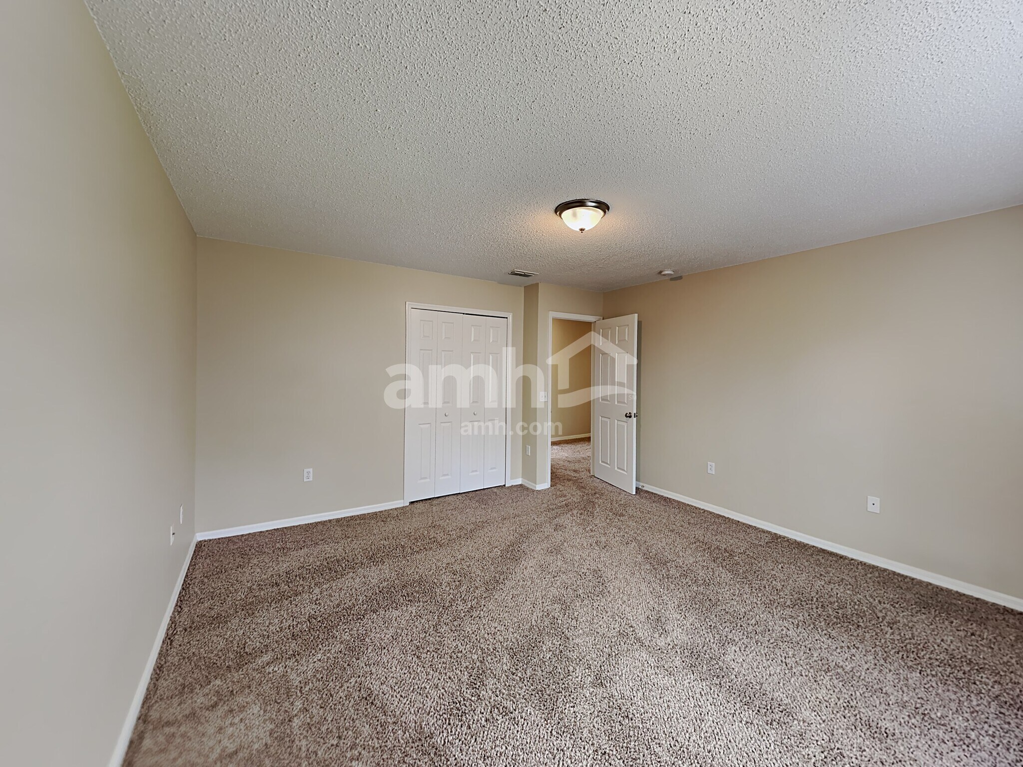 Building Photo - 30500 Birdhouse Dr