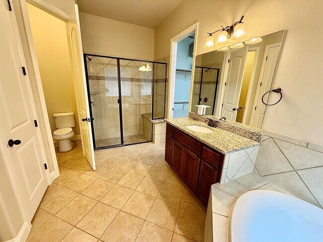 Building Photo - 5512 Lipan Apache Bend