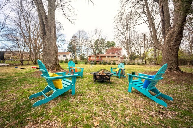 Building Photo - 615 N Staats Dr