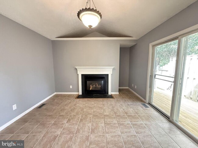 Building Photo - 301 Sutton Ct