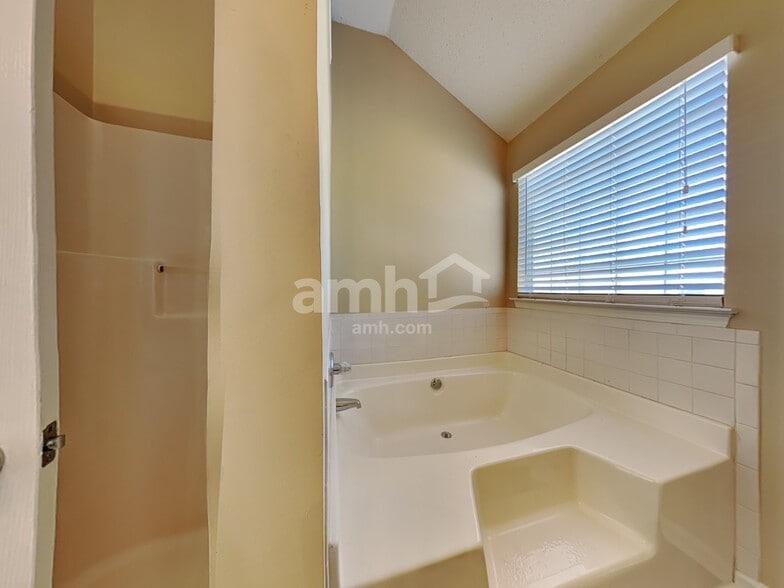 Building Photo - 4350 Bridle Point Pkwy
