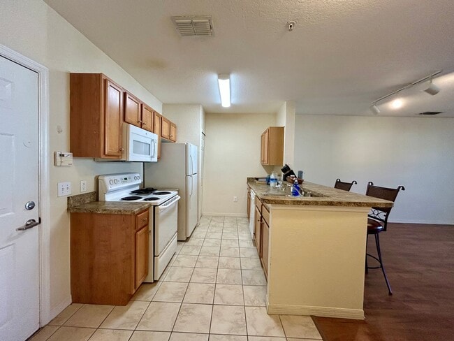 Building Photo - 5550 E Michigan St