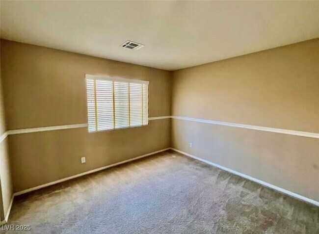 Building Photo - 2455 Silver Sunrise Ln