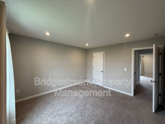 Building Photo - 766 Hunters Run Dr