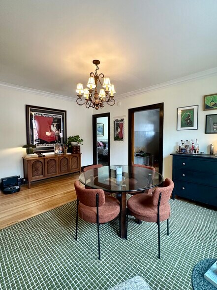 Formal dining room - 4036 N Mozart St