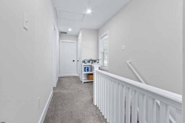 Building Photo - 22 N Wissahickon Ave