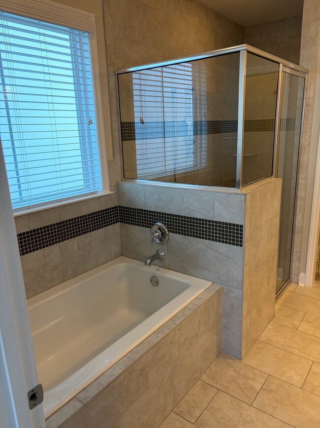 Building Photo - 5081 Bird Nest Trl