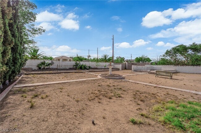 Building Photo - 2845 Rosanna St