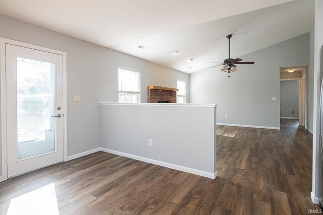 Building Photo - 635 S Fieldstone Blvd