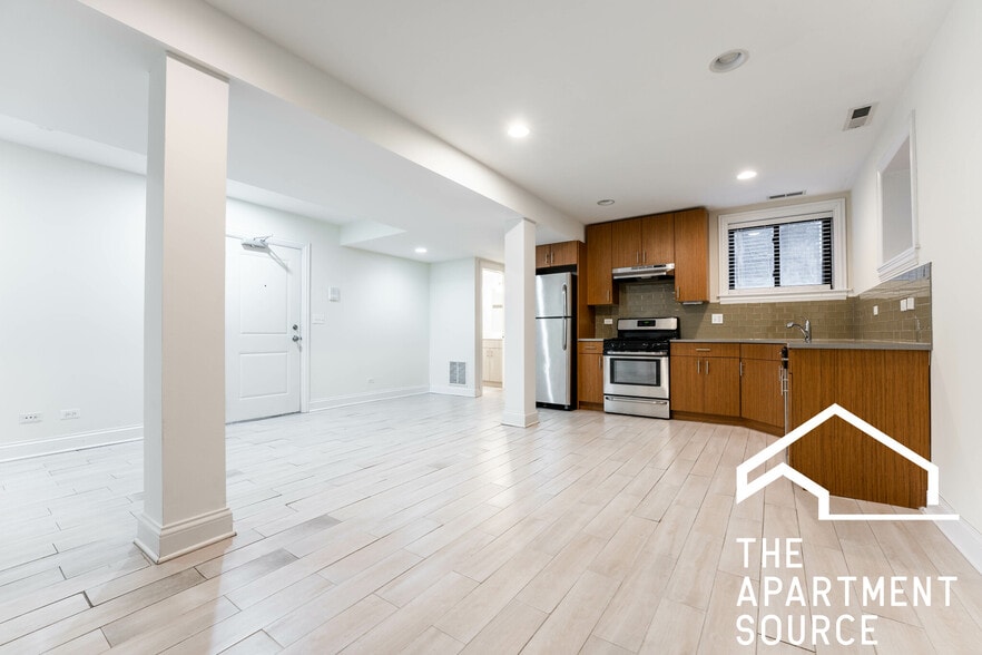 Building Photo - 3707 N Wilton Ave