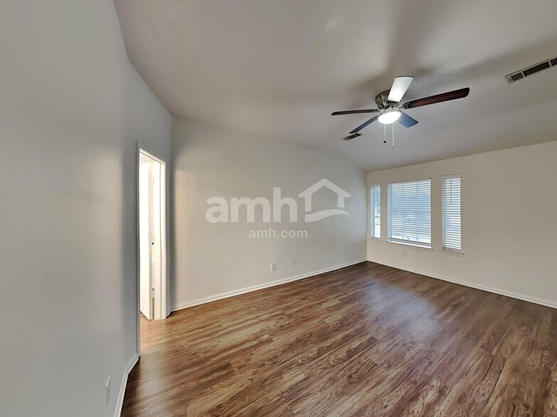 Building Photo - 16807 Pheasant Creek Ct