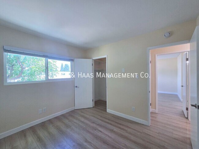 Building Photo - 5535 Ackerfield Ave