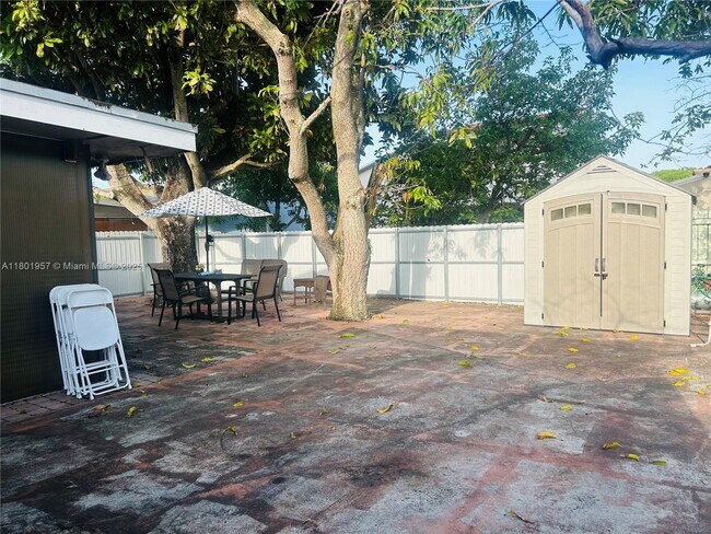 Building Photo - 3452 SW 113th Ct