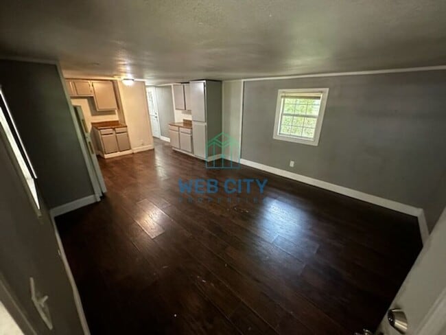 Building Photo - 15391 Flud Rd