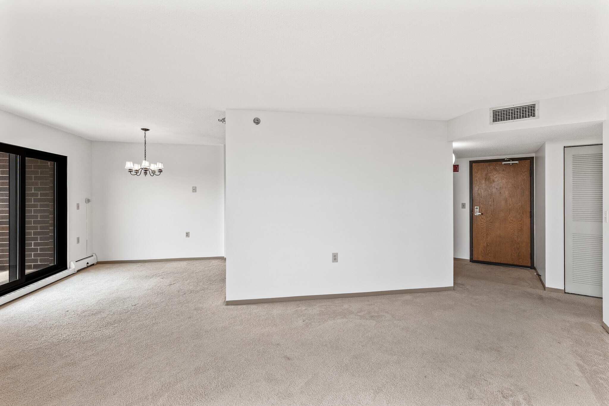 Building Photo - 6615 Lake Shore Dr S