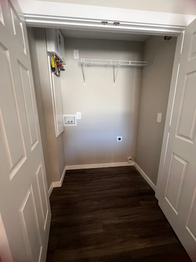 Building Photo - 426 Wood Ave