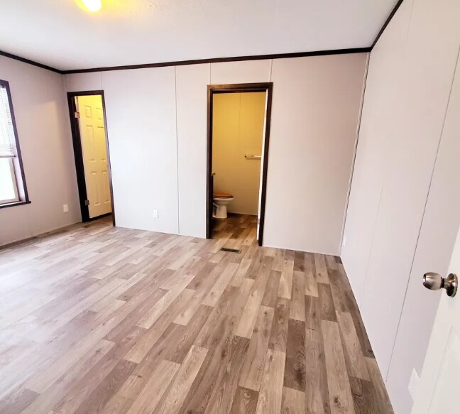 Building Photo - 7028 Bayview Dr