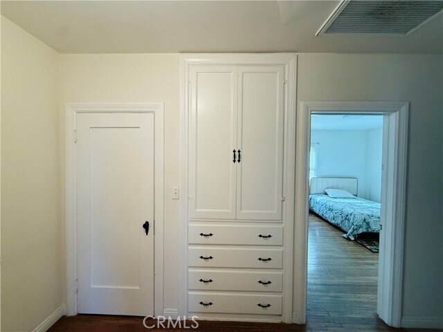 Building Photo - 5717 Alessandro Ave