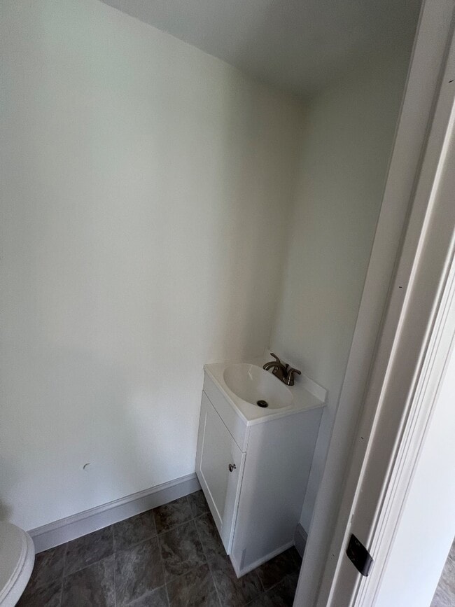 Building Photo - 822 Tuckerton Ave