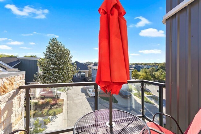 Building Photo - 7203 Bassett Ct