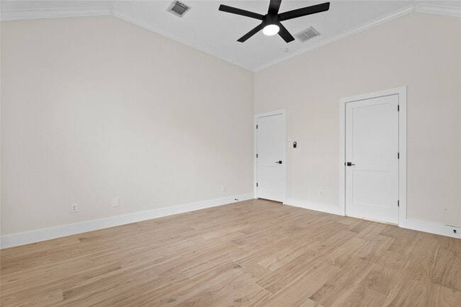 Building Photo - 23742 River Pl Dr