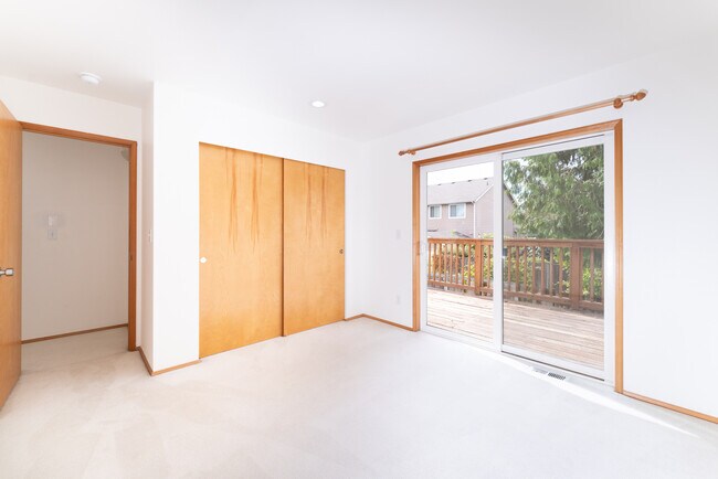 Building Photo - 8843 39th Ave S