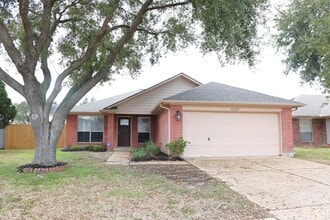 Building Photo - 16210 Rosenridge Dr