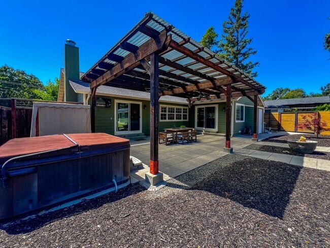 Building Photo - Wine Country Retreat with Guest Cottage & Vineyard Views