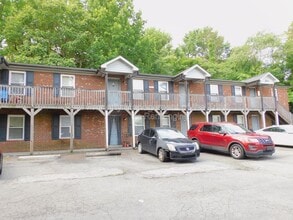 Building Photo - 2574 Green Oaks Ct SE