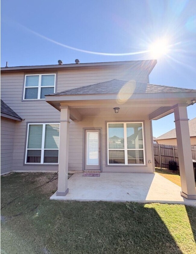 Building Photo - 1814 Bayou Wood Ln