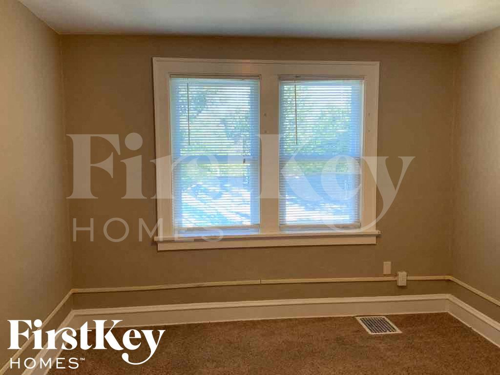 Building Photo - 600 Larkin Ave