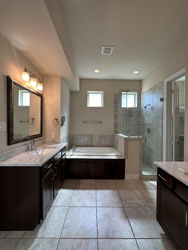 Building Photo - 4406 Eli St