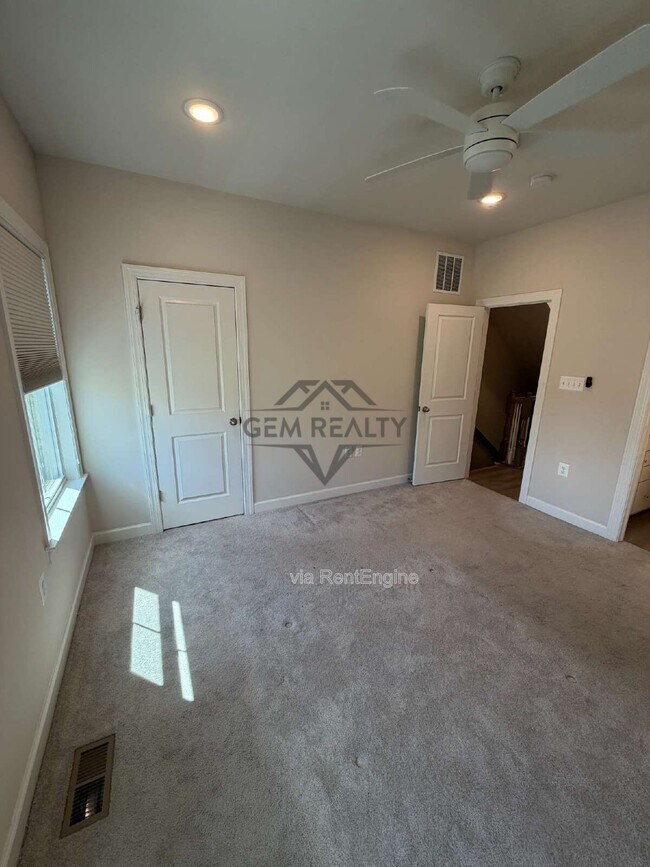 Building Photo - 7231 Mountaineer Dr