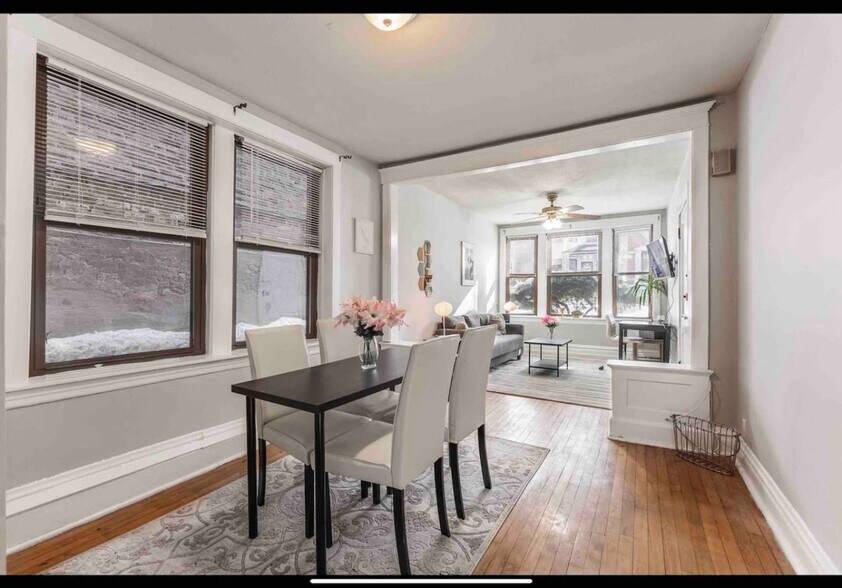 Building Photo - 1246 W Nelson St