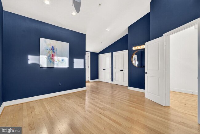 Building Photo - 1328 Maryland Ave NE