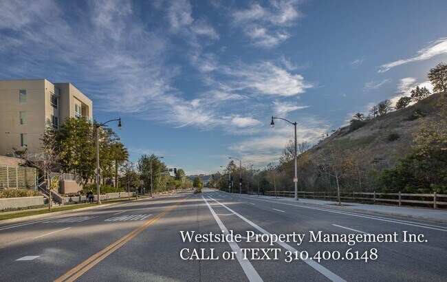 Building Photo - 12655 Bluff Creek Dr