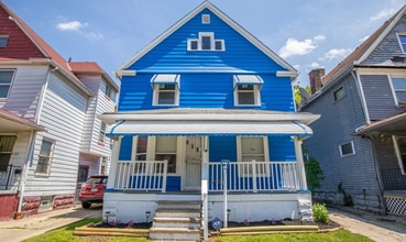 Building Photo - 1215 E 113th St