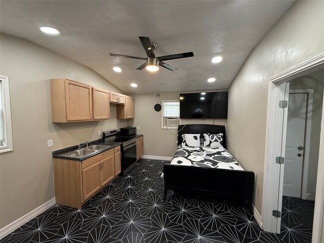 Building Photo - 3310 Vega