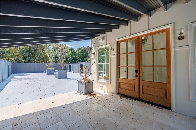 Building Photo - 3570 Knollwood Dr NW