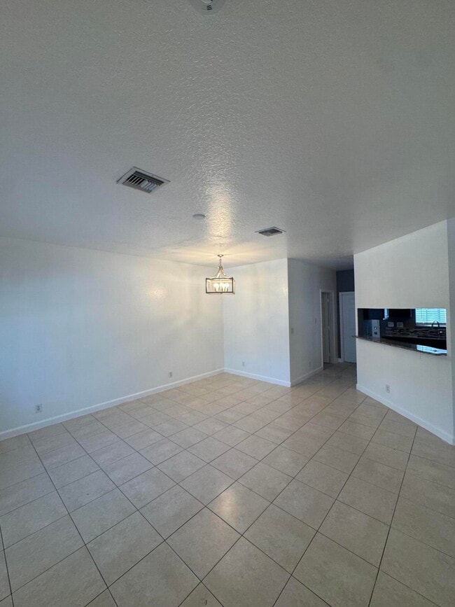 Building Photo - 1161 Colonial Palms Way