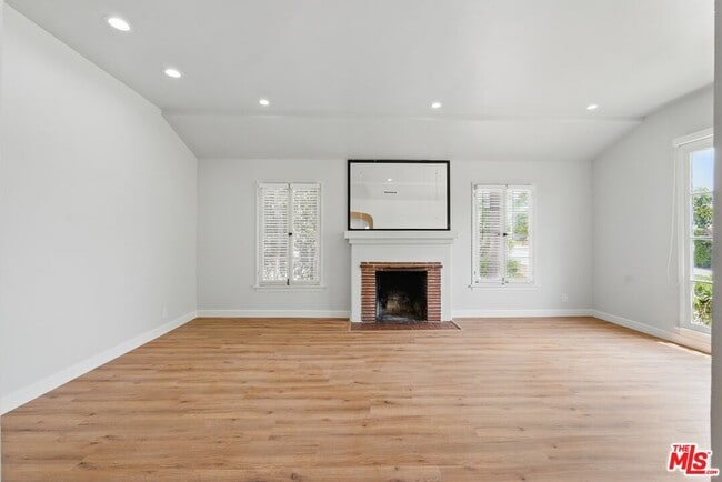 Building Photo - 1349 S Curson Ave